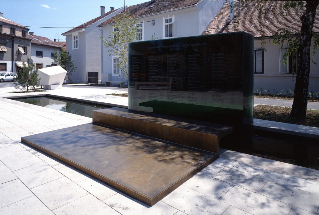 War-Memorial-03